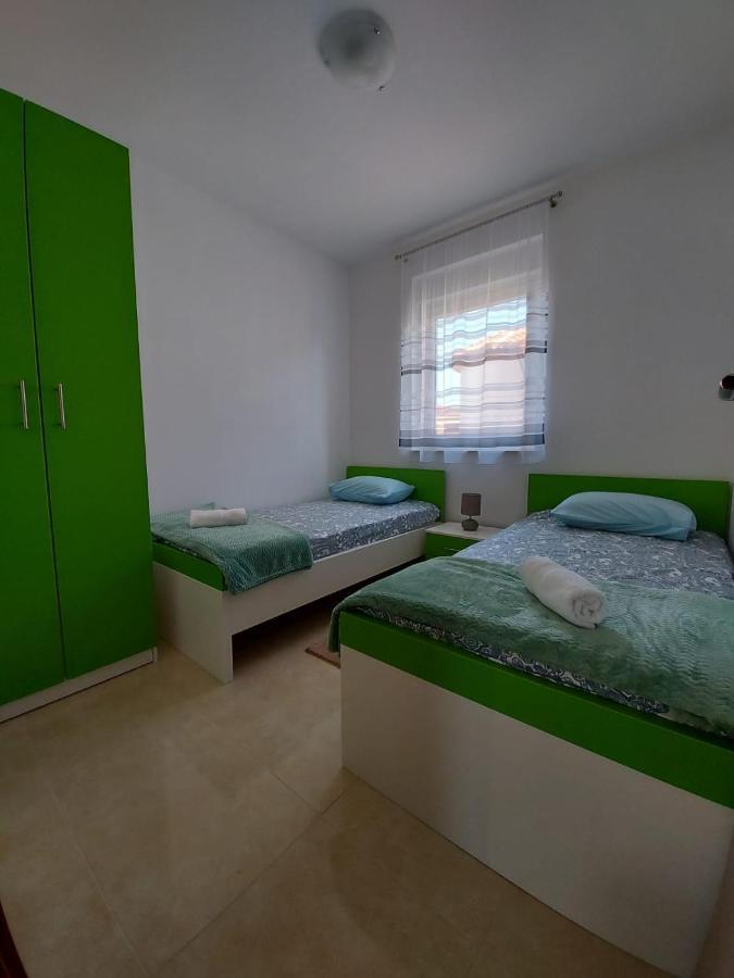 Apartmani Gimi Shine Vrsi Exteriör bild